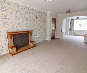 3 bedroom semi-detached house to rent - Photo 4