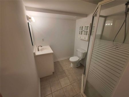 For Lease - 35 Westacott Crescent, Ajax, Ontario - Photo 3