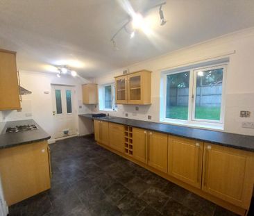 3 bedroom detached house to rent - Photo 2