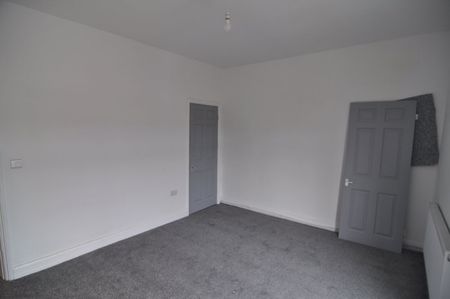 2 bed Terraced - To Let - Photo 4