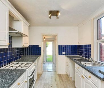 4 bedroom house to rent Rosemary Road West, Clacton-on-Sea, CO15 - Photo 6