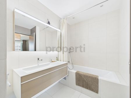 High-end amenities and sunny apartment experience in the Metropolitan - Photo 5