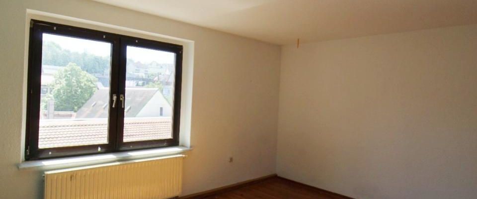 Geräumige 4-Zimmerwohnung zum kleinen Preis - Foto 1