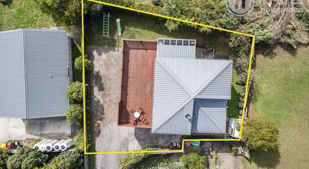 Beautiful 3 Bedroom House in Beach Haven - Photo 5