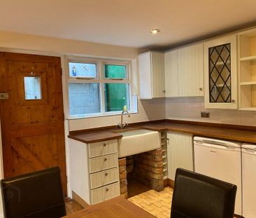 22 Arthur Street, Hillsborough, BT26 6AP - Photo 2