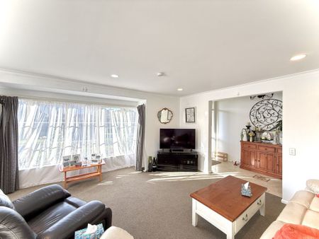 East Tamaki Heights - Photo 2