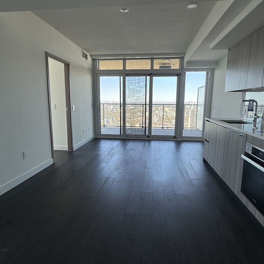 For Lease - 3 Concord Cityplace Way Unit# 6802, Toronto, Ontario - Photo 1