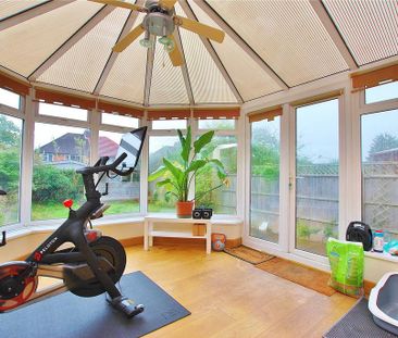 4 bedroom semi-detached house to rent - Photo 6