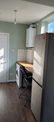 4 bedroom semi-detached house to rent - Photo 1