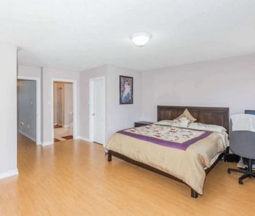 For Lease - 21 Palm Tree Road, Brampton, Ontario - Photo 1