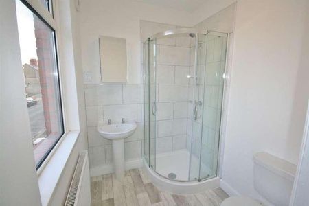 Victoria Road, Barry. Vale Of Glamorgan, CF62 - Photo 4