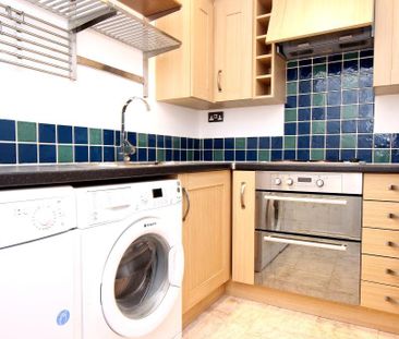 2 bedroom ground floor flat to rent - Photo 4
