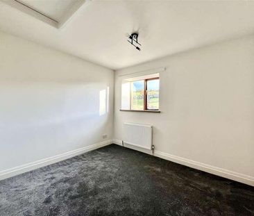 Upperthong Lane, Holmfirth, HD9 - Photo 2