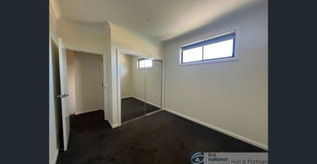 TOWNHOUSE IN GREAT LOCATION - Photo 4