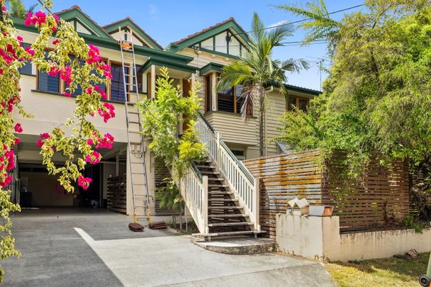 DON'T MISS OUT ON THIS BEAUTIFUL UNIT!! - Photo 1