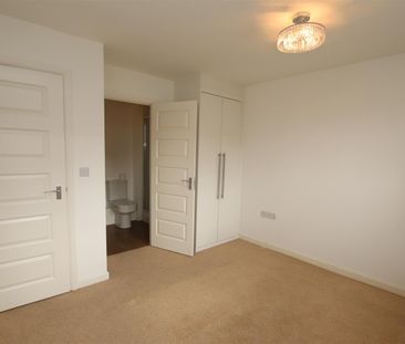 2 bedroom Apartment to let - Photo 6