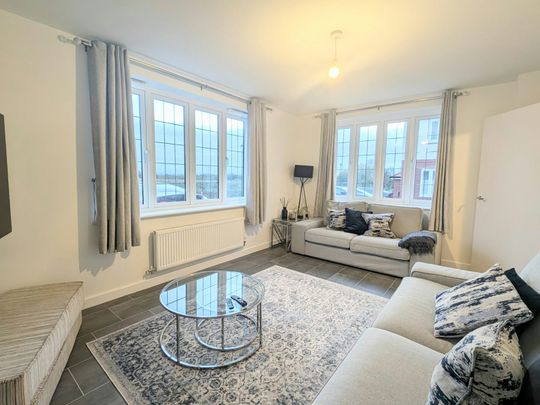 Detached house to rent on - Photo 1