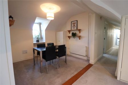 2 Bedroom Flat / Apartment - Westridge Road, Southampton - Photo 5