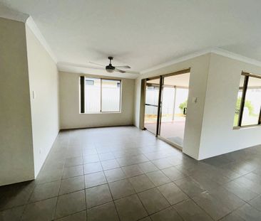 3 Bedroom 2 Bathroom Home in Eglington - Photo 4