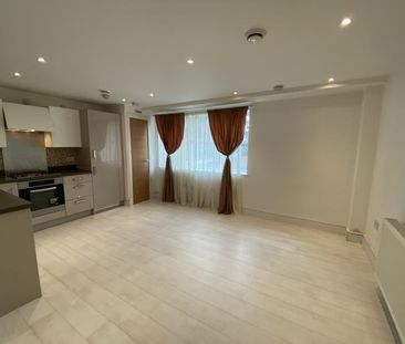 Town Lane, Staines - 2 bedrooms Property for lettings - Seymours - Photo 3