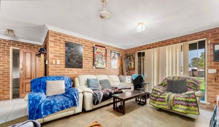 Perfect Family Home - Photo 4