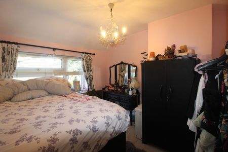 4 bedroom House To Let Total Size: 1701 SQ FT - Photo 4