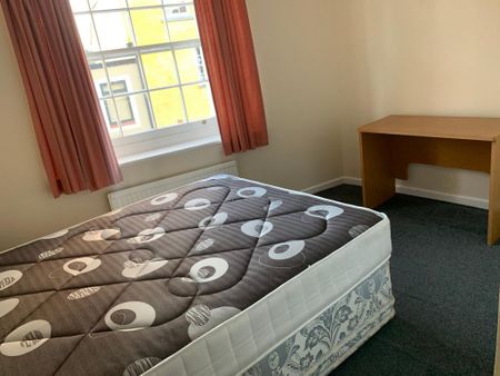 2 bedroom flat to rent - Photo 4