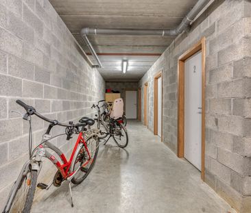 Prachtig gelijkvloers appartement met ruime tuin - Photo 2