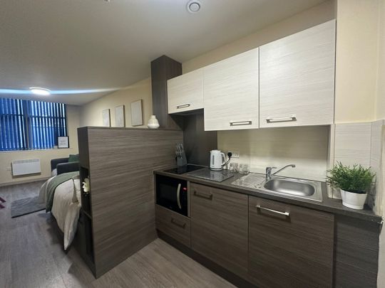 Studio Flat, Halley House, NG1 - Photo 1