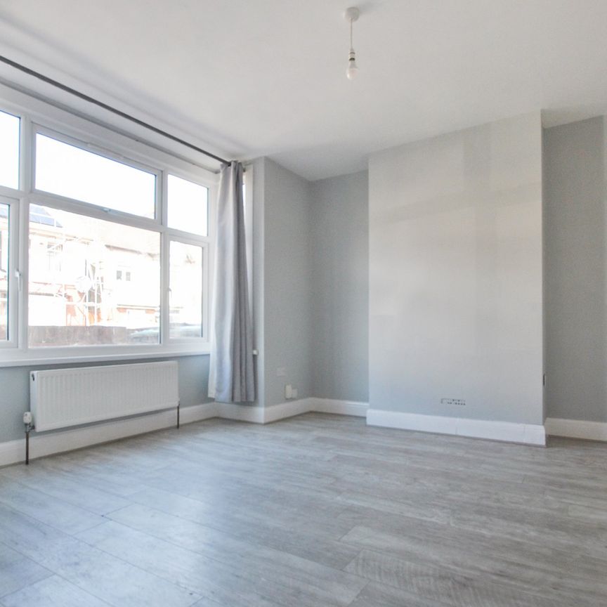 Campbell Road, Kent, London - Photo 1