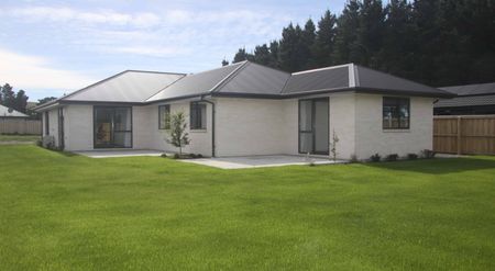 Nice neighborhood close to amenities - Photo 3