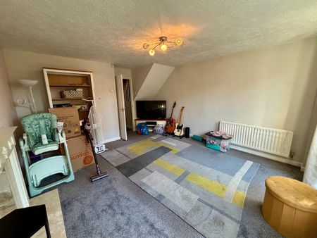 2 bedroom end of terrace house to rent - Photo 4