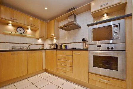 2 bedroom flat to rent - Photo 4