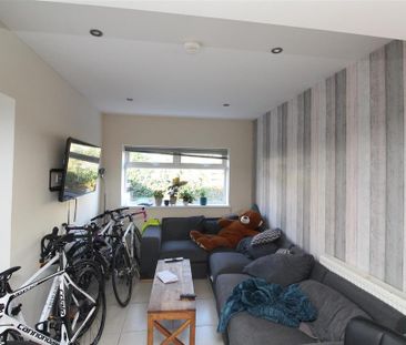 6 bedroom house to rent - Photo 2