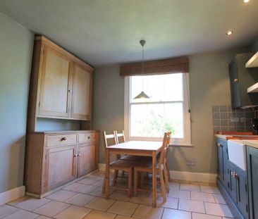 3 bedroom maisonette to rent - Photo 2