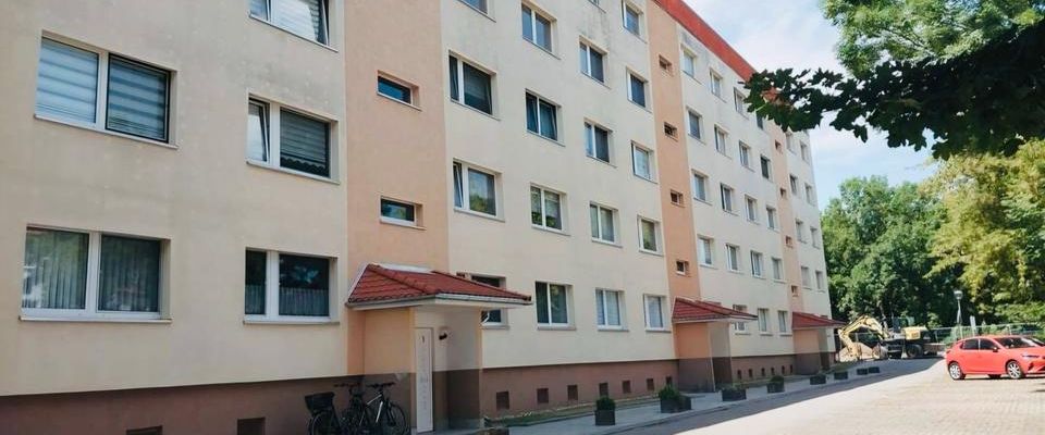 Renovierte 3 -Raumwohnung mit Balkon in Merseburg West - Photo 1