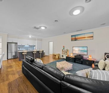 Stylish Family Home with Modern Comforts in Prime Lynbrook Location! - Photo 3