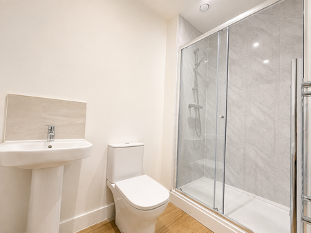 3 bedroom flat to rent - Photo 5