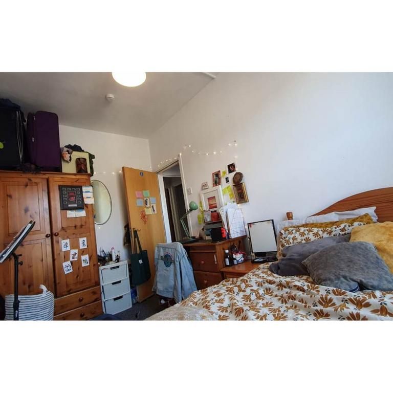 3 bedroom flat to rent - Photo 1