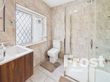 London Road, Slough, Berkshire,SL3 - Photo 5