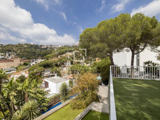 Excellent 5 Bedroom house / villa for rent in Sarrià, Barcelona - Photo 1