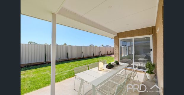 ** LEASE BREAK ** NEW 3 BEDROOM FAMILY HOME - RED CLIFFS - Photo 1