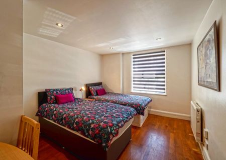 Bourne House - Photo 5