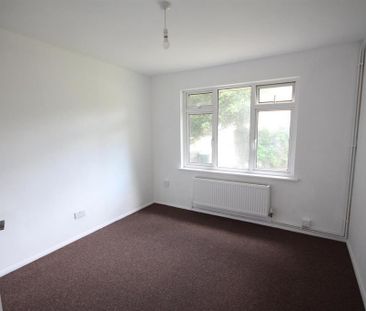 2 bedroom detached bungalow to rent - Photo 3