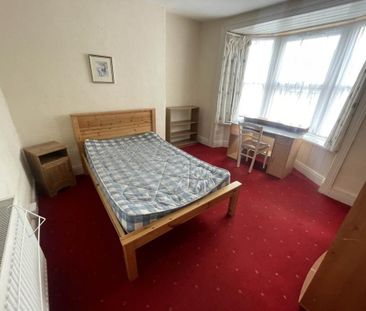 4 bedroom terraced house to rent - Photo 5