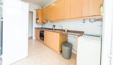 Carrer de Sueca, Valencia, Valencian Community 46006 - Photo 5