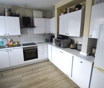 Albert Road Parkstone, Poole, Dorset, BH12 2BX - Photo 6
