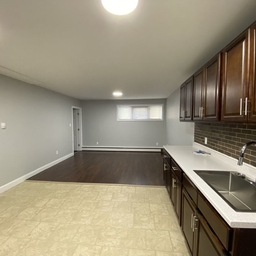 227 West Lane - U3 - Photo 1