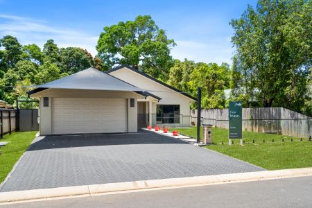 Beautiful family home with solar, batteries + powered shed - Photo 4