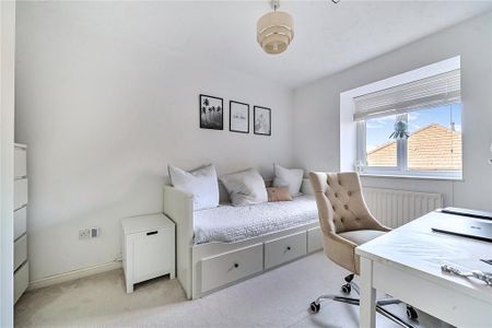 2 bedroom end of terrace house to rent - Photo 2